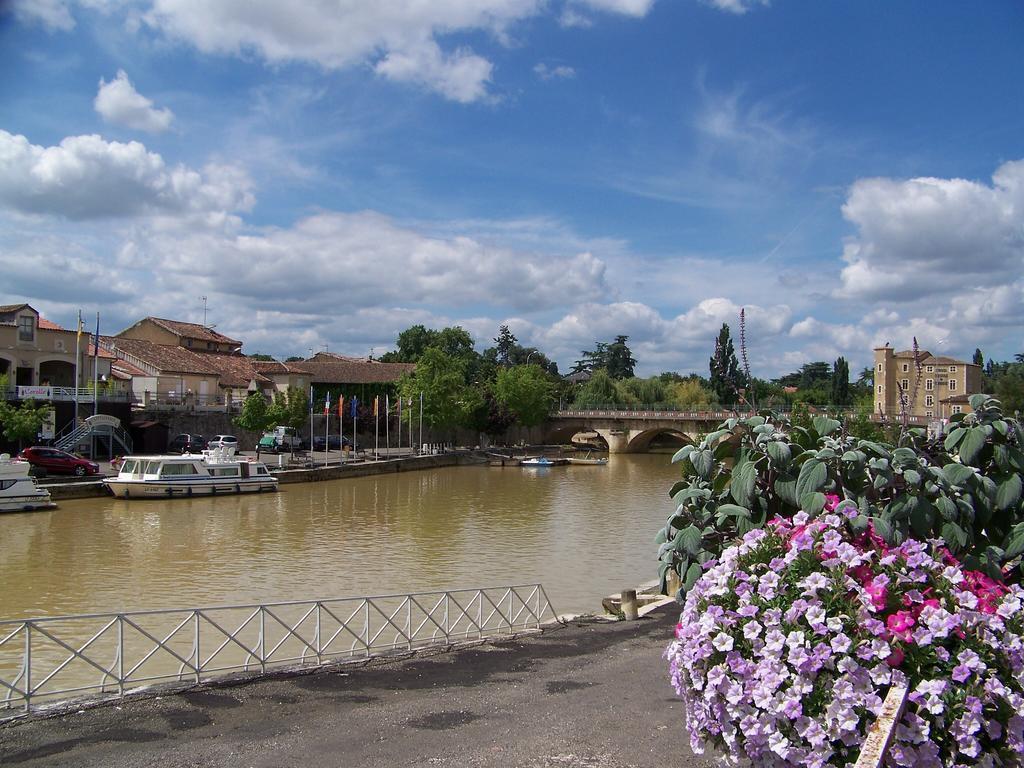 Les Trois Lys Hotel คอนโดม ภายนอก รูปภาพ