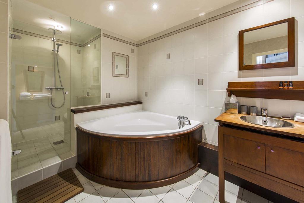 Les Trois Lys Hotel คอนโดม ภายนอก รูปภาพ